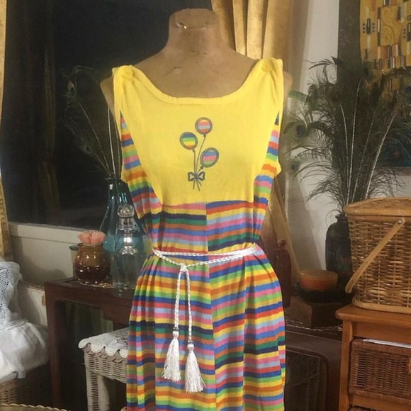 Vintage 70’s textured, Terry cloth dress- balloon print with rainbow striped - Picture 2 of 6